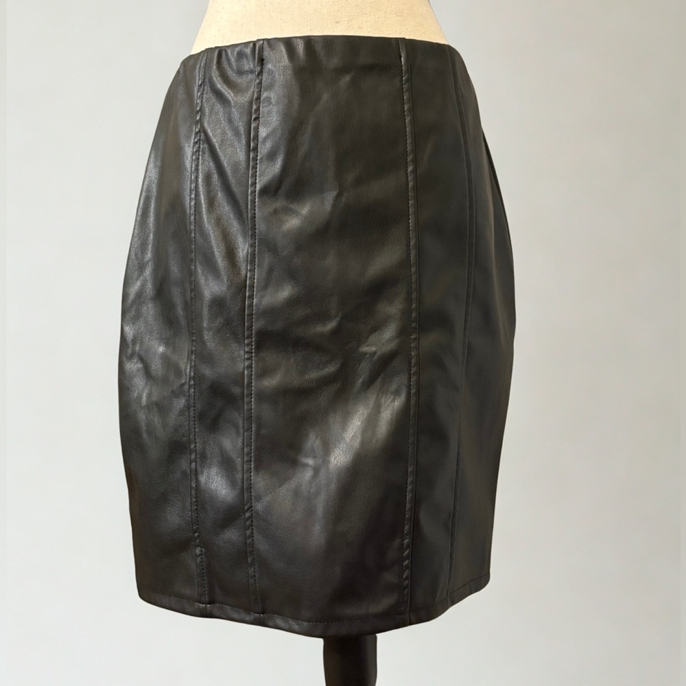 Haute Monde Black Faux Leather Mini Skirt